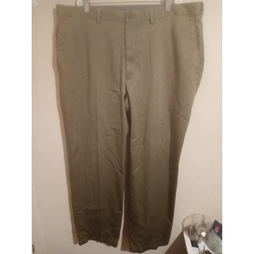 Haggar Clothing Classic Fit Premium No Iron Khaki Pants Men's Size 40x32